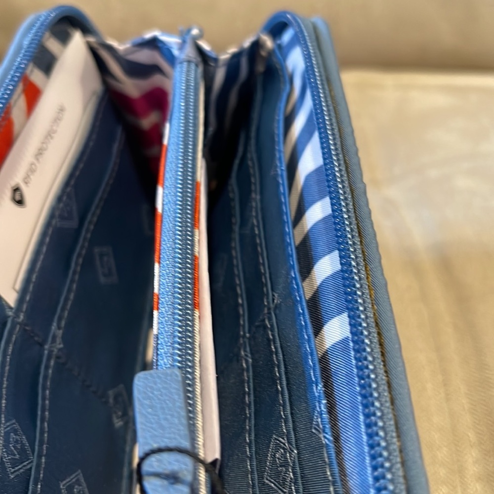 Vera Bradley RFID Wallet-1 - Picture 6 of 8